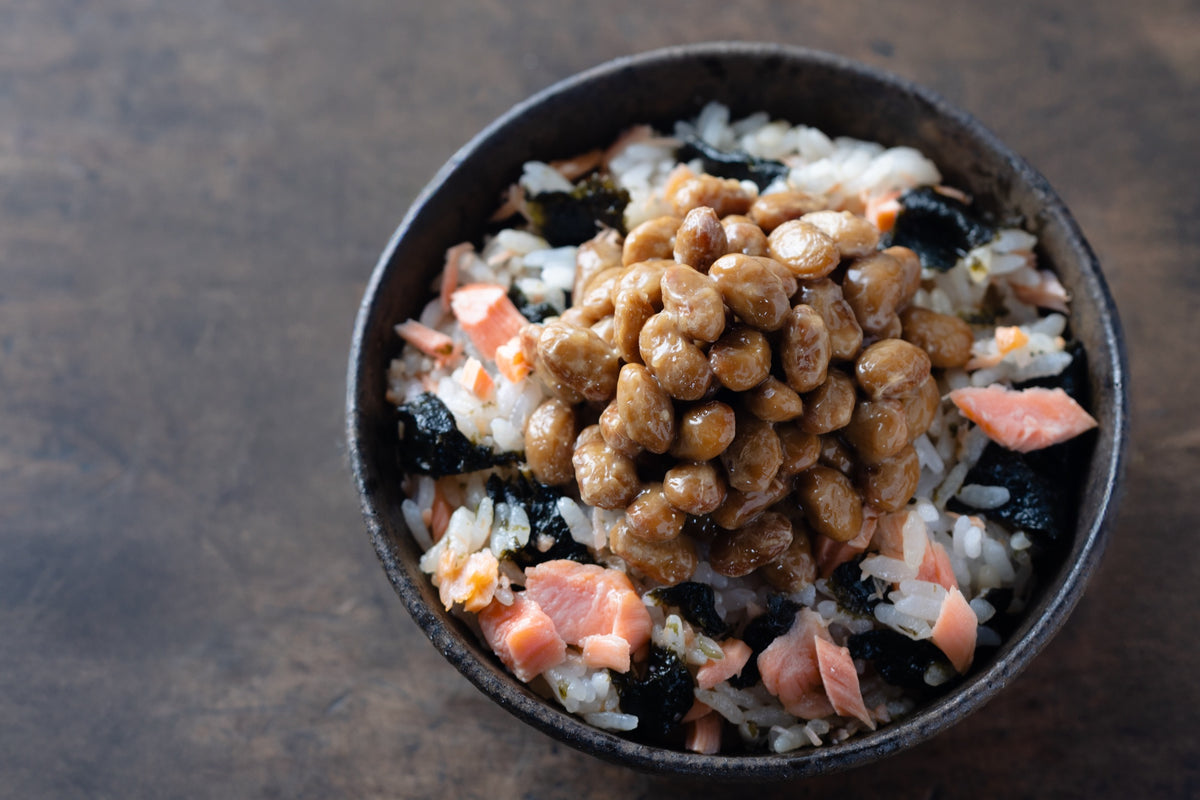 秋鮭とのりバターの納豆ごはん|目安20分