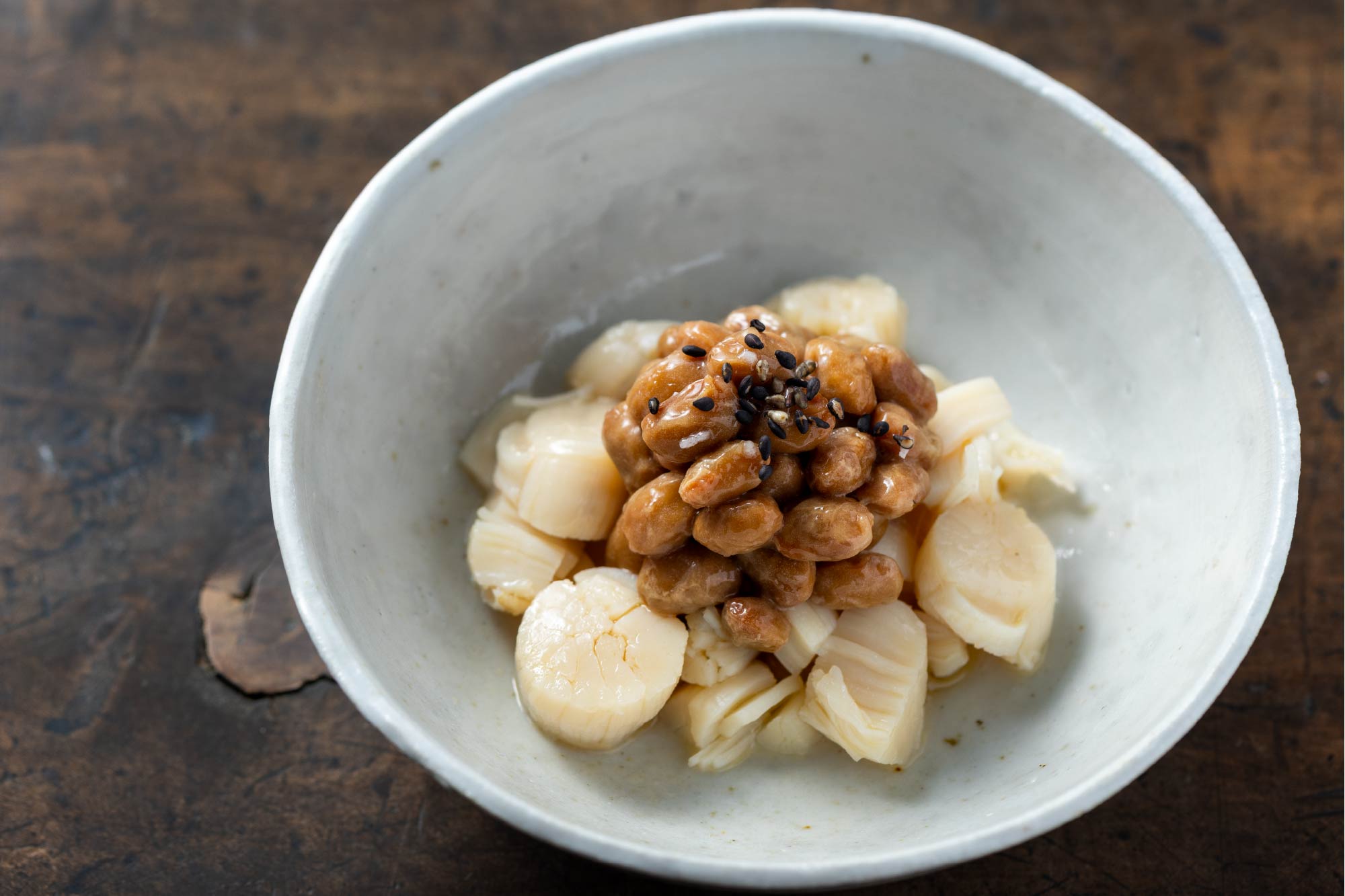 ホタテ缶とごま塩の納豆小鉢（所要5分）