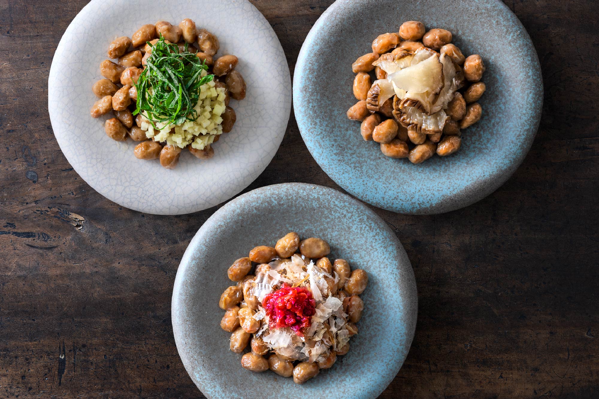 朝一分で、旅館の朝。〈薬味三選〉梅かつお・大葉生姜・いぶりがっこ、のせるだけ